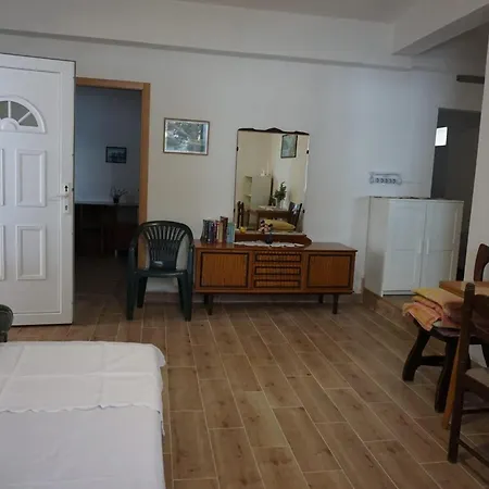 בית נופש Secluded Fisherman's Lavdara, Dugi Otok - 21569